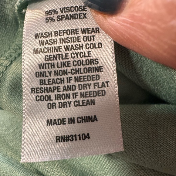 Wonderly Green Women's Top NWT - Picture 4 of 10